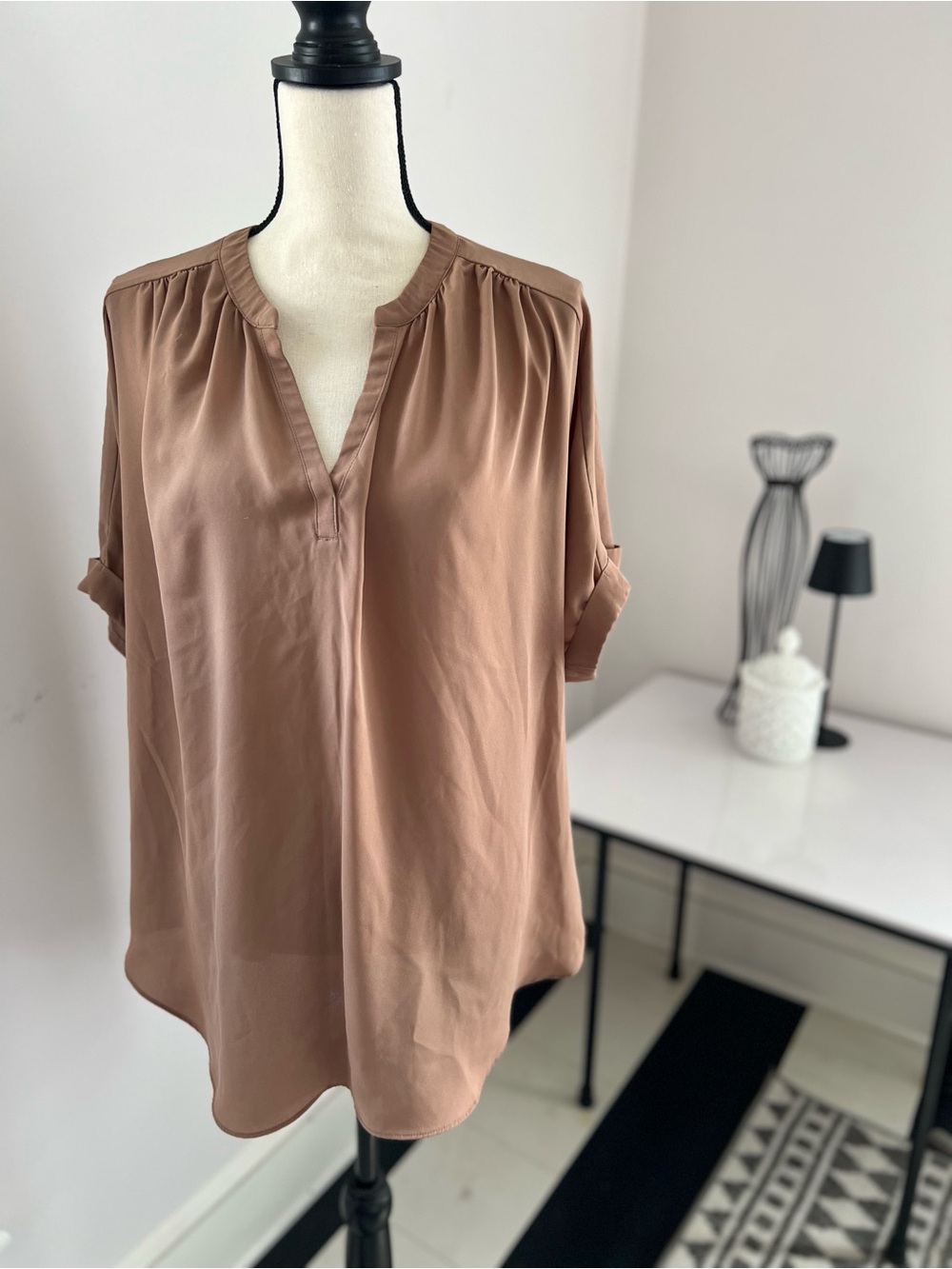 Worthington Taupe Split-Neck Short Sleeve Tunic